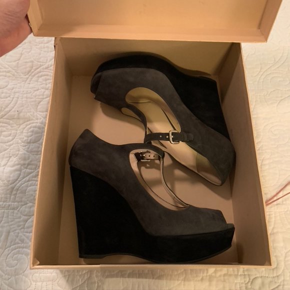 Prada Camoscio Bicolo Wedge - Picture 11 of 13